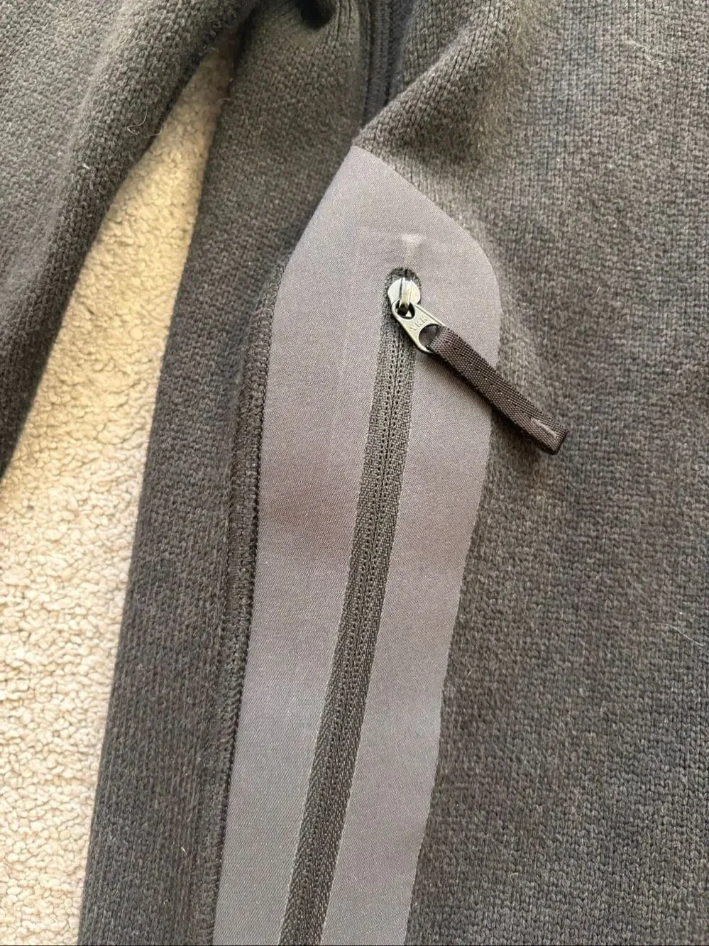 Arc’teryx covert full zip black fleece, outdoors Med